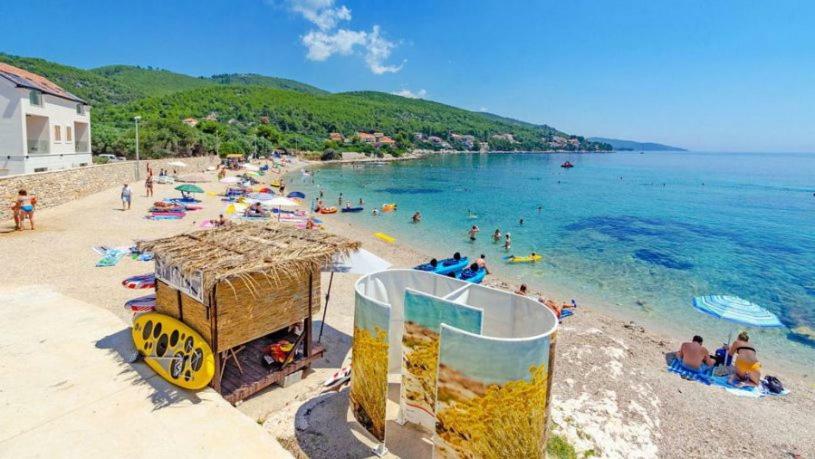 Holiday Home Прижба Экстерьер фото